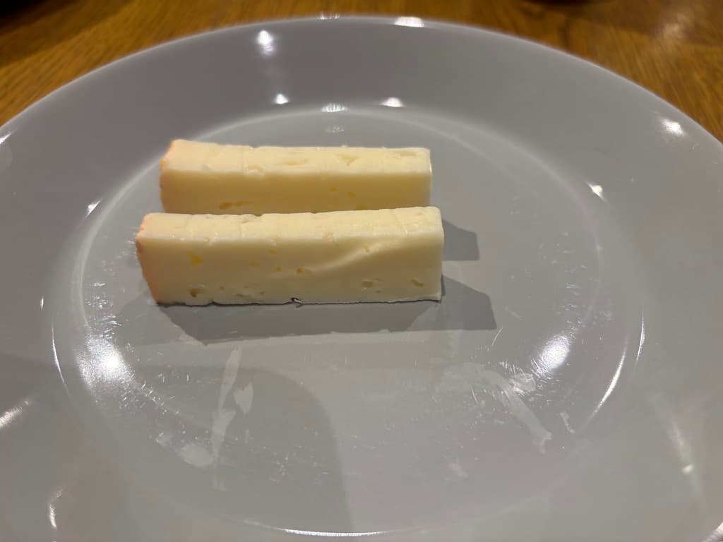 熟成チーズの断面です