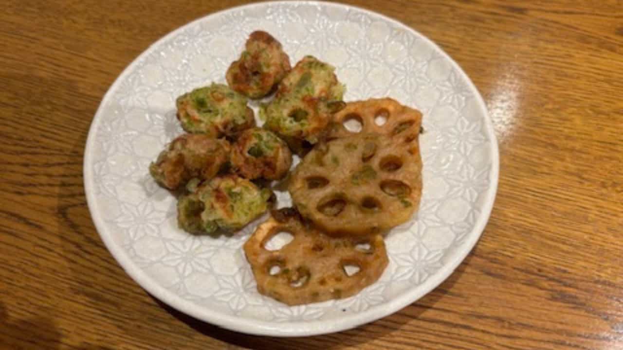 竹輪とレンコンの磯辺揚げの写真