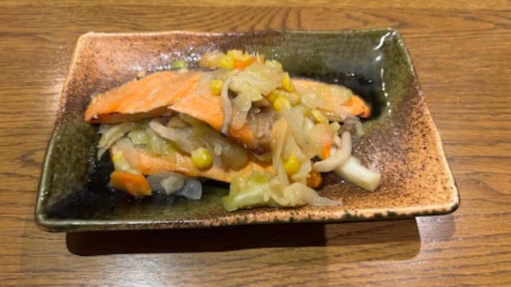 Photo of grilled salmon with sweet soy sauce