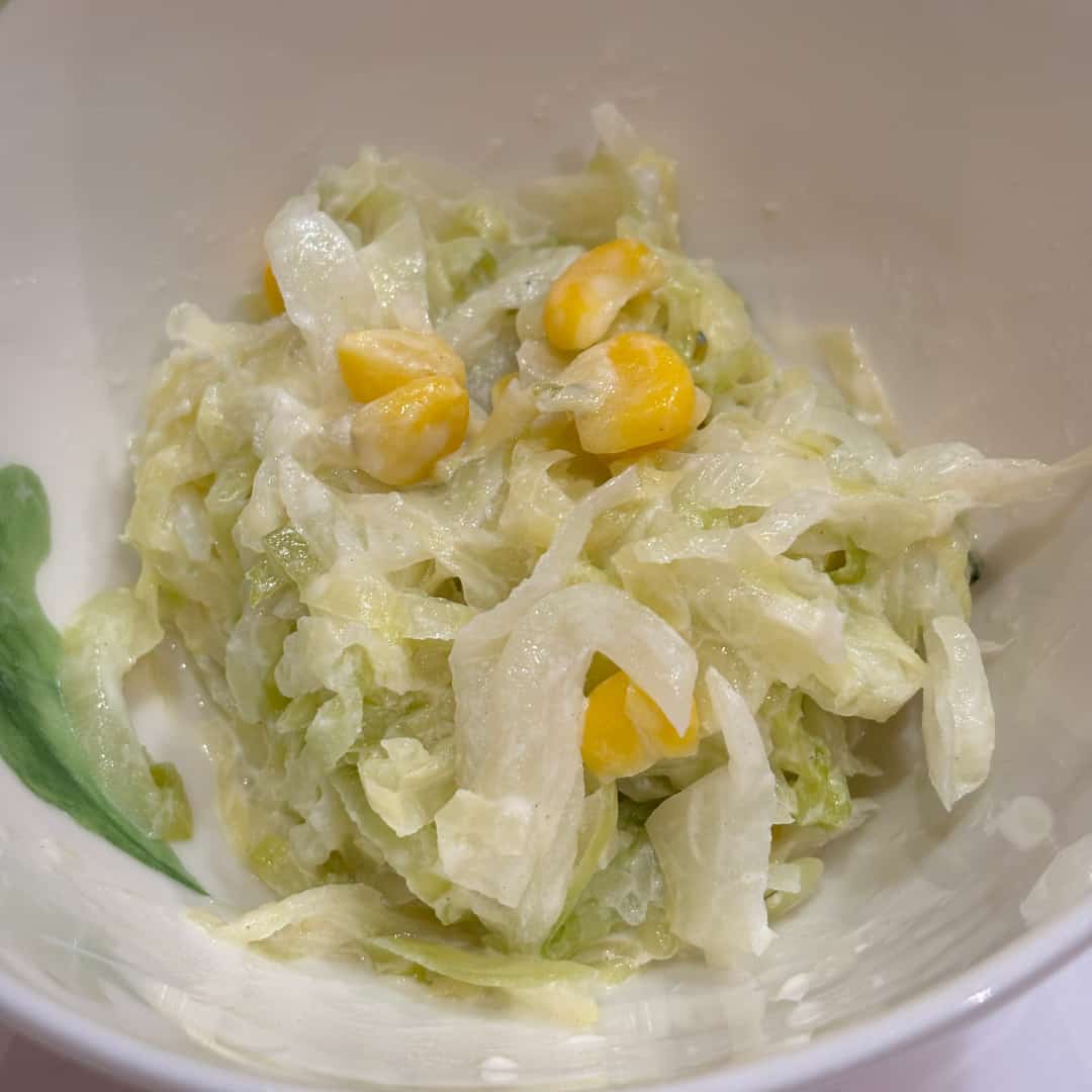 キャベツとコーンのコールスローの写真