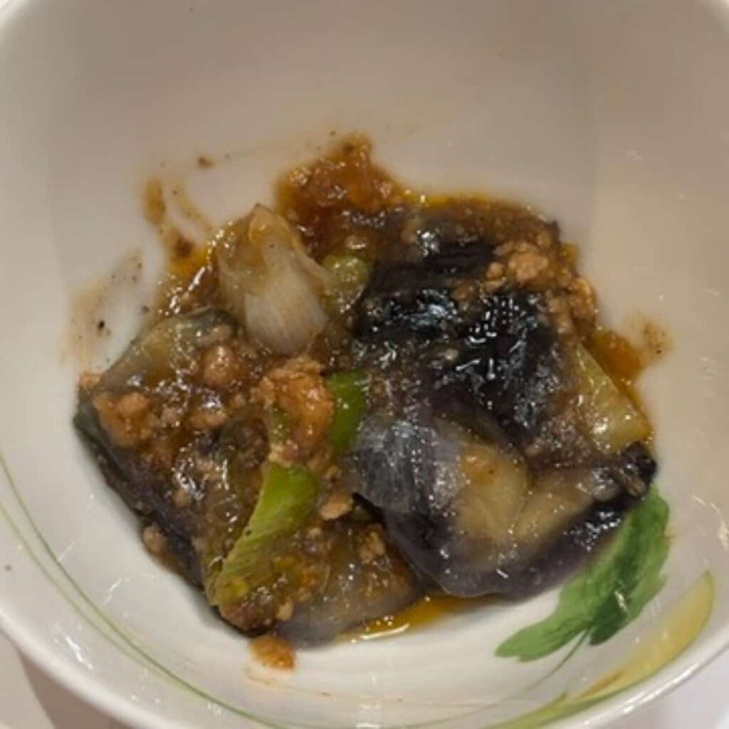 茄子と白ネギの中華煮込みの写真