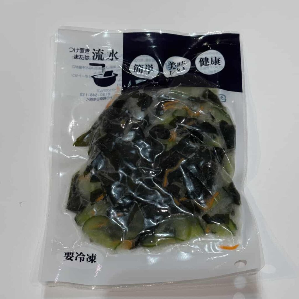 三陸産わかめとキュウリとタマネギの酢の物（パッケージ）の写真