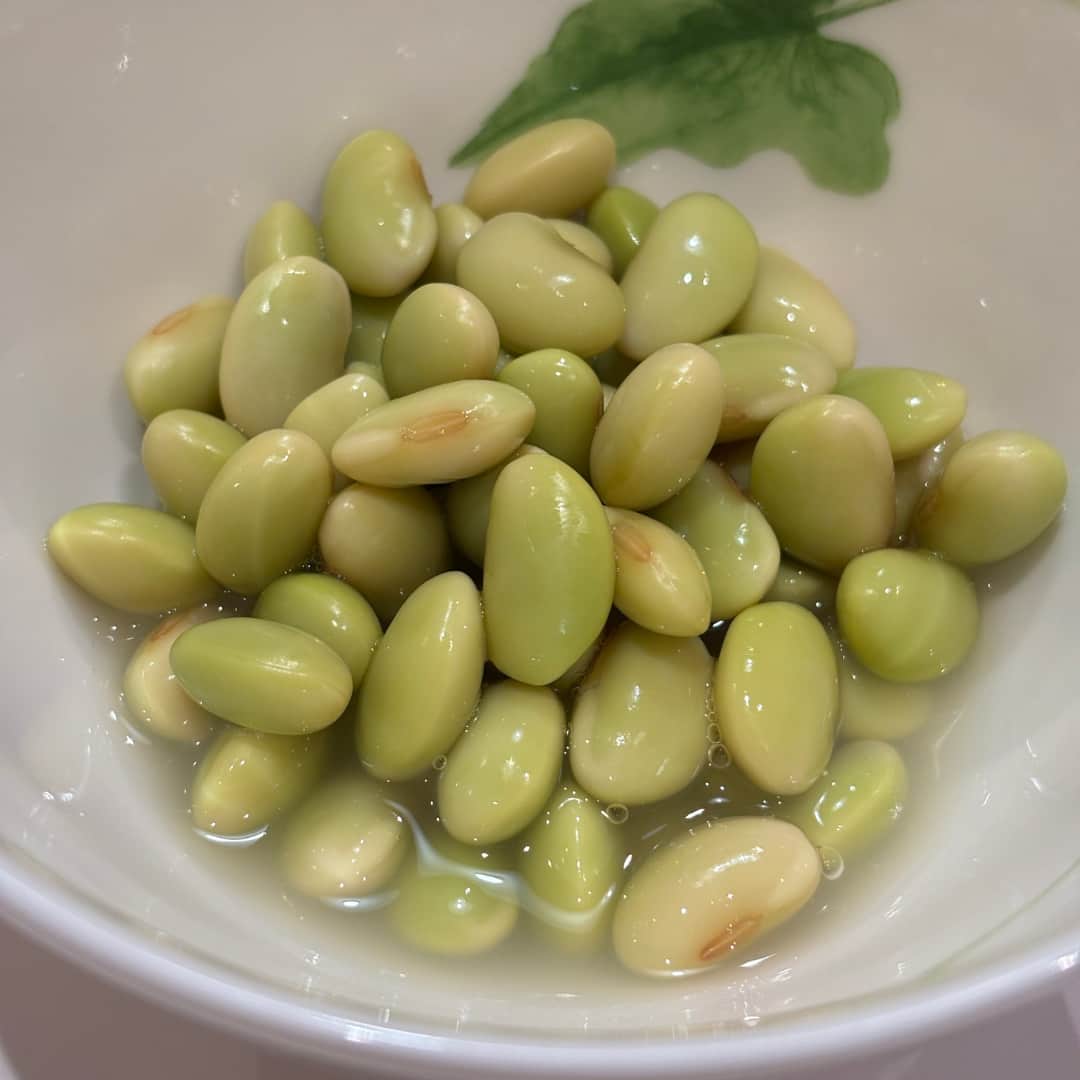 山形県最上郡特産秘伝豆の塩茹での写真