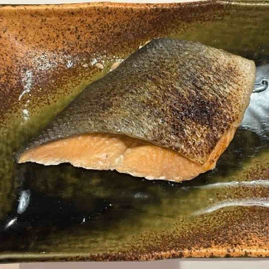 北海道産天然秋鮭の塩焼きの写真