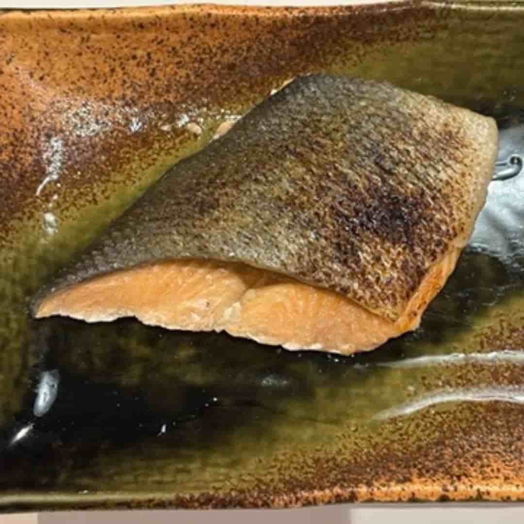 北海道産天然秋鮭の塩焼きの写真