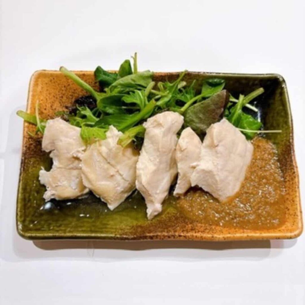 蒸し鶏のごまソースがけの写真